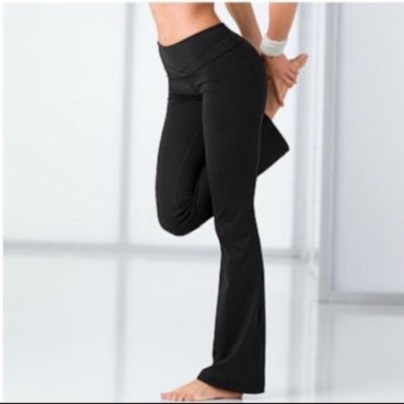 Victoria's Secret Pants - VSX M Sport Victoria’s Secret Knockout Yoga Pants